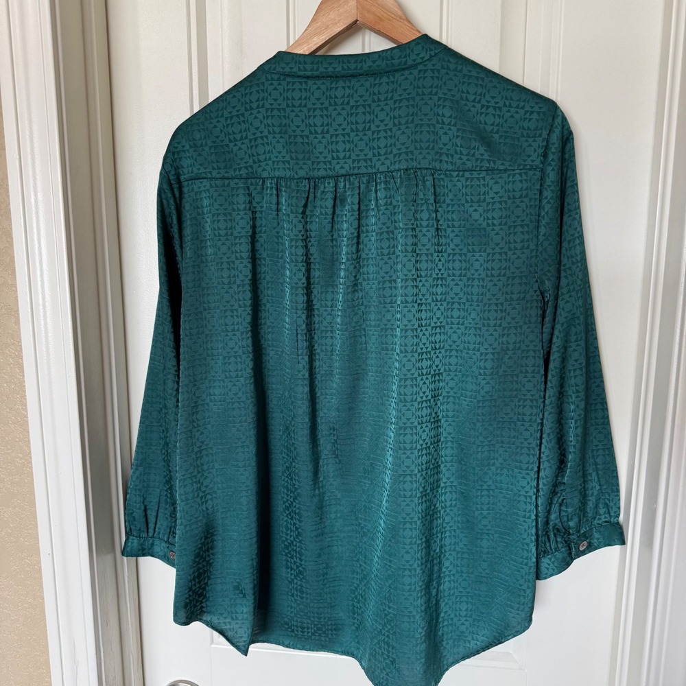 Vince Camuto Blouse Women Large Green Excellent Geometric Jacquard V-Neck‎ Satin - Picture 5 of 7